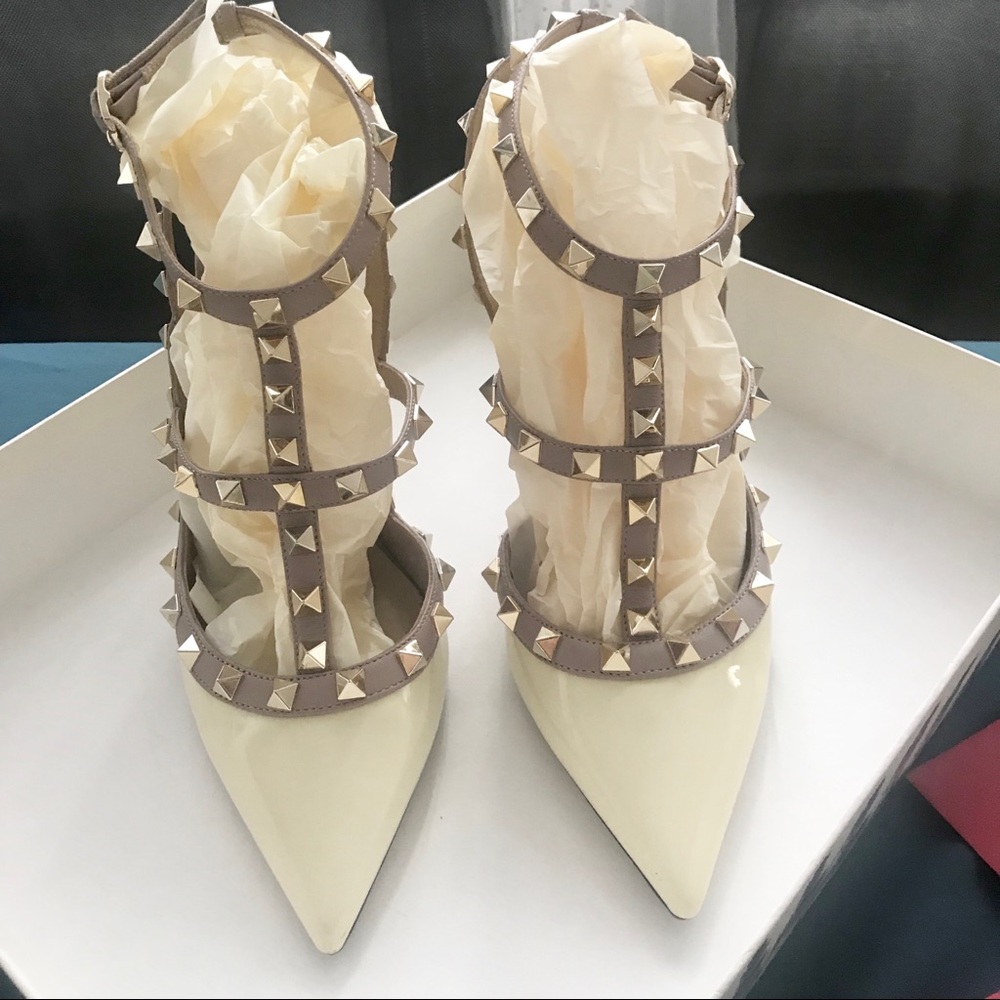 *SOLD* Valentino Rockstud Heels - Picture 6 of 8